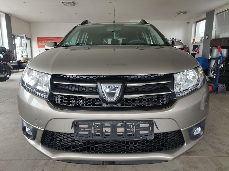 Dacia Logan (2014) 1,5DCi 66KW NAVI KLIMA TAŽNÝ - fotka 2 z 31