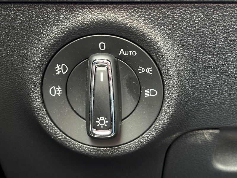 Škoda Karoq (2025) DSG 4x4  2.0 TDI / 110 kW / TO - fotka 23 z 34