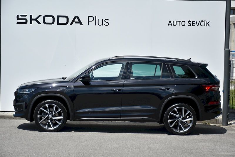 Škoda Kodiaq (2024) Sportline Plus 2.0 TDI 147kW 4 - fotka 3 z 35