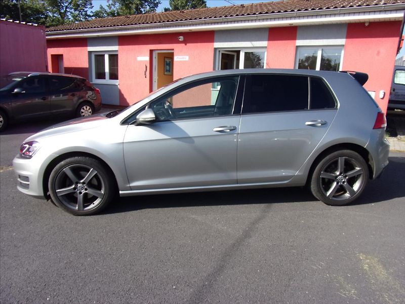 Volkswagen Golf 1,2 TSI - fotka 7 z 24