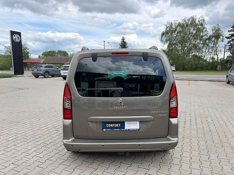 Peugeot Partner ALLURE 1.6VTi 120. 5 míst - fotka 17 z 27