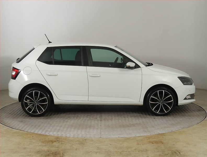 Škoda Fabia (2015) 1.2 TSI, Tempomat - fotka 6 z 21
