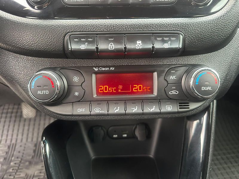 Kia Ceed (2015) 1.4LPG, 73KW, PLNÁ VÝBAVA - fotka 11 z 25