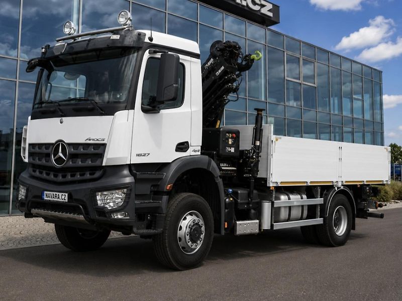 Mercedes-Benz Axor 1827 4x4 VALNÍK S RUKOU HIAB  - fotka 10 z 10