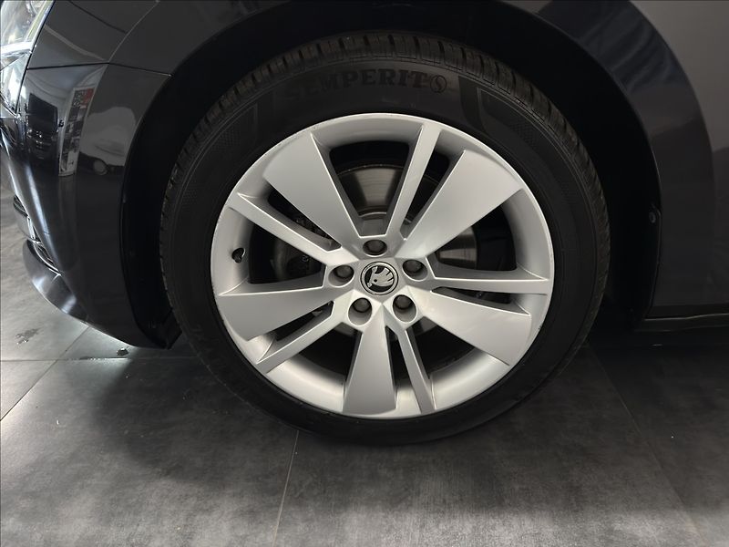 Škoda Superb 1,5   TSI DSG STYLE PLUS PANO - fotka 39 z 43