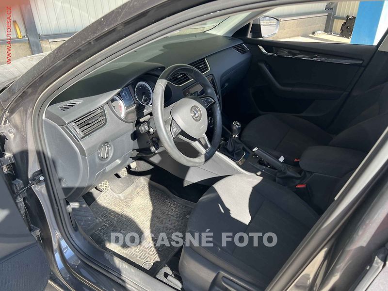 Škoda Octavia (2018) 2.0TDi, 2.maj,ČR, STK6/28 - fotka 3 z 3