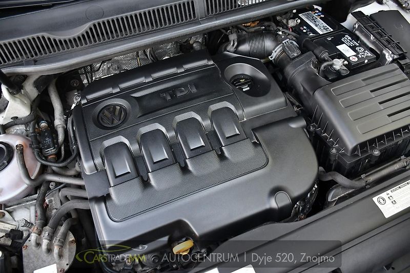 Volkswagen Touran 1.6TDi DSG  - fotka 46 z 48