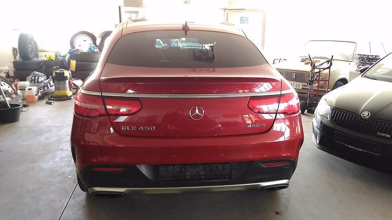 Mercedes-Benz GLE (2015) 450I,270KW,LED,PANOR.ALU r.21 - fotka 5 z 36