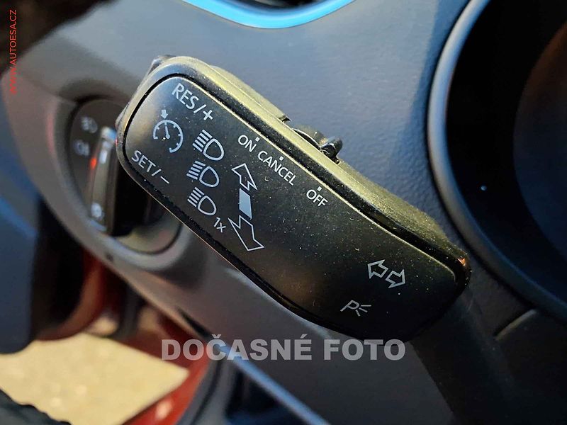 Škoda Octavia (2015) 1.6 TDi, 2.maj,ČR, Style - fotka 13 z 17