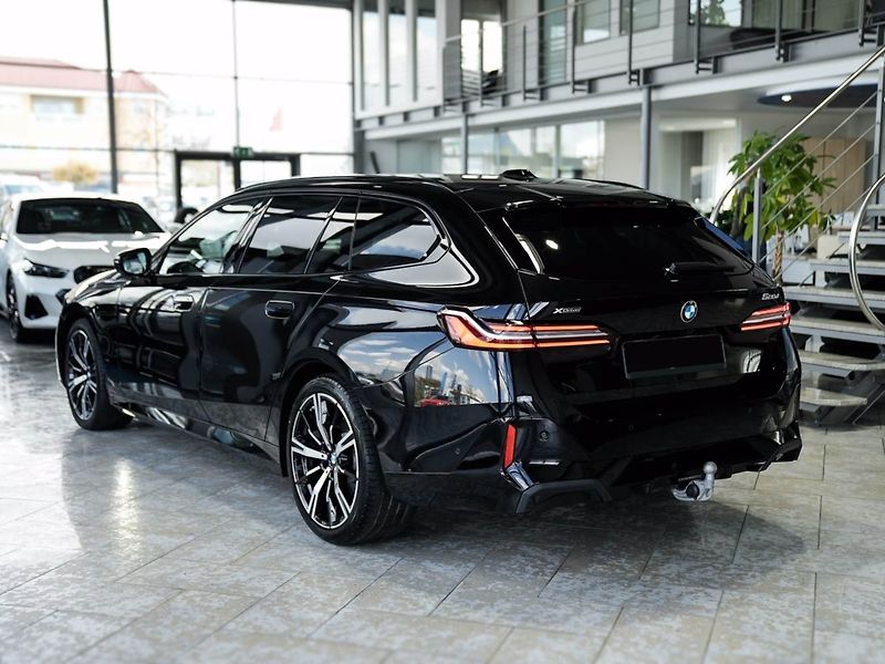 BMW Řada 5 520d xDrive M-Sport H/K ACC Ta - fotka 6 z 21