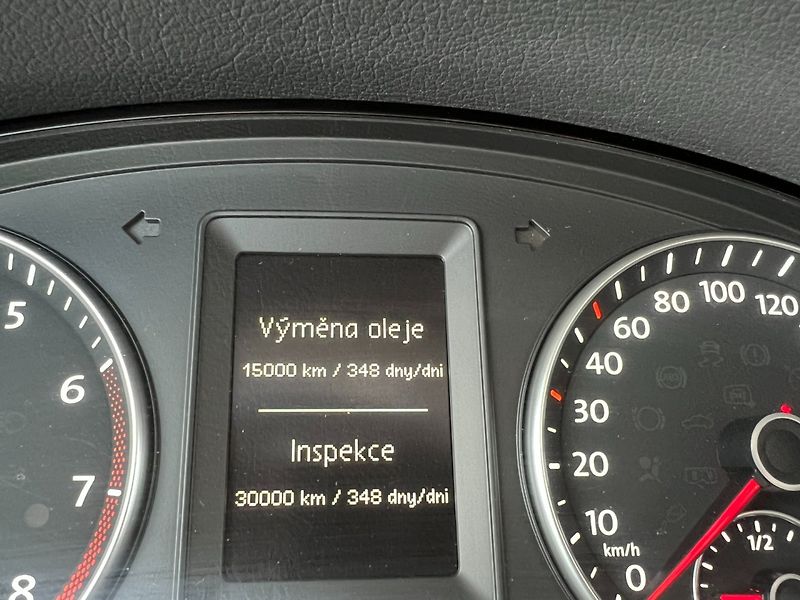 Volkswagen Touran (2014) 1.2TSi 77kW Edice CUP + 7-míst - fotka 23 z 41