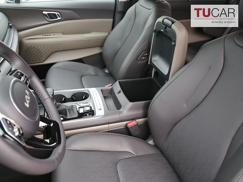 Kia Carnival (2025) 3.5 V6 Benzín Automat 8 Míst  - fotka 26 z 45