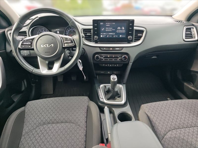 Kia Ceed 1,0 TGDI Spin - fotka 8 z 11
