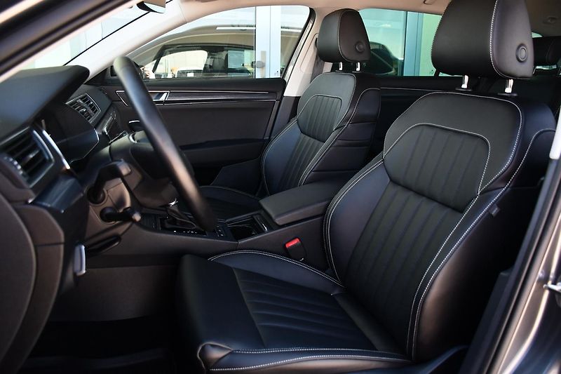Škoda Superb 2.0TDi 147kW STYLE  NTOP TAŽNÉ - fotka 15 z 45