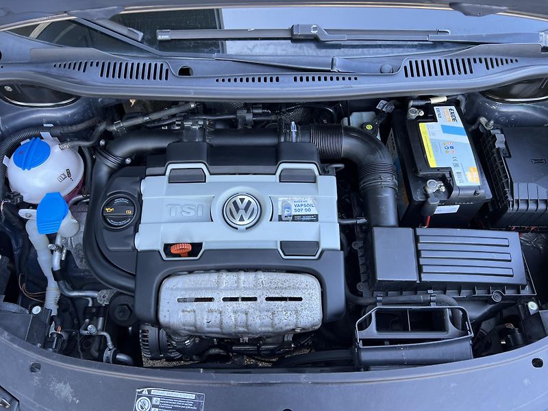 Volkswagen Touran United 1.4TSi 103kw TEMPOMAT - fotka 34 z 40