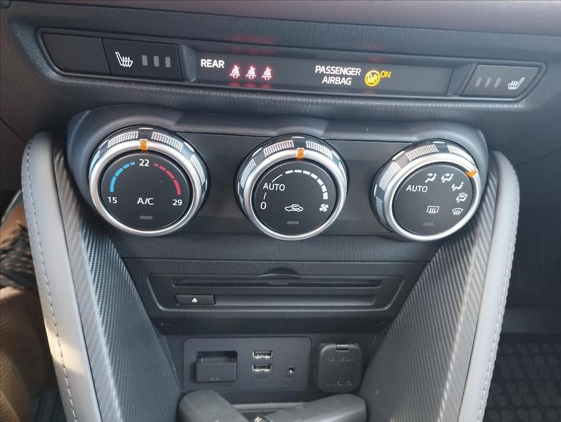 Mazda CX-3 2,0 SKYACTIV 110KW 4X4 100%KM - fotka 15 z 22