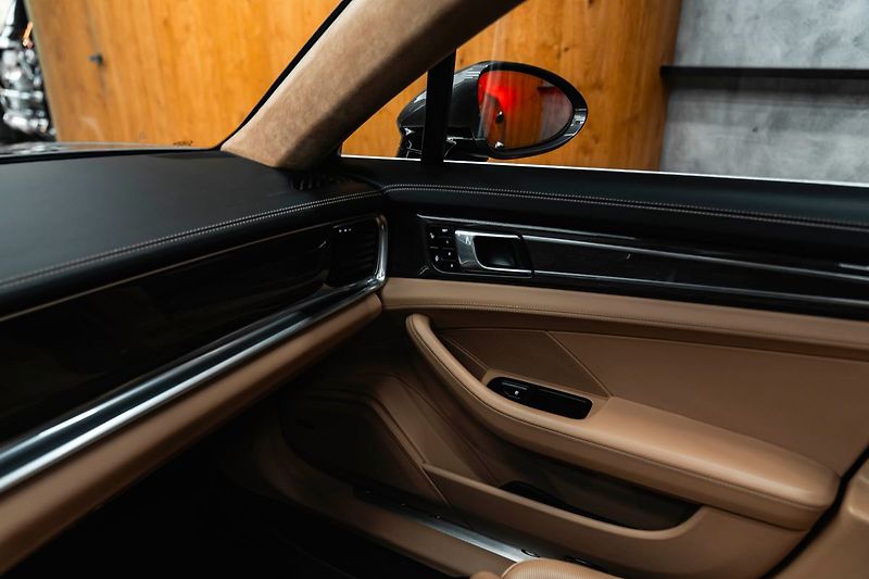 Porsche Panamera Turbo S E-hybrid, SportDesign, - fotka 13 z 25
