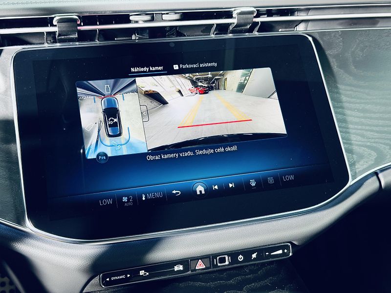Mercedes-Benz Třídy E (2025) 220d*AMG*360*REZERVACE* - fotka 23 z 37