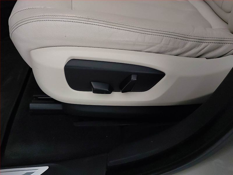 BMW X6 (2015) xDrive30d - fotka 16 z 23
