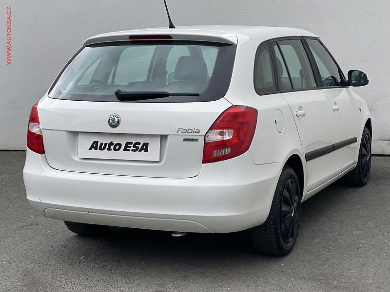 Škoda Fabia (2011) 1.6 TDi, ČR, Ambiente, AC - fotka 4 z 15