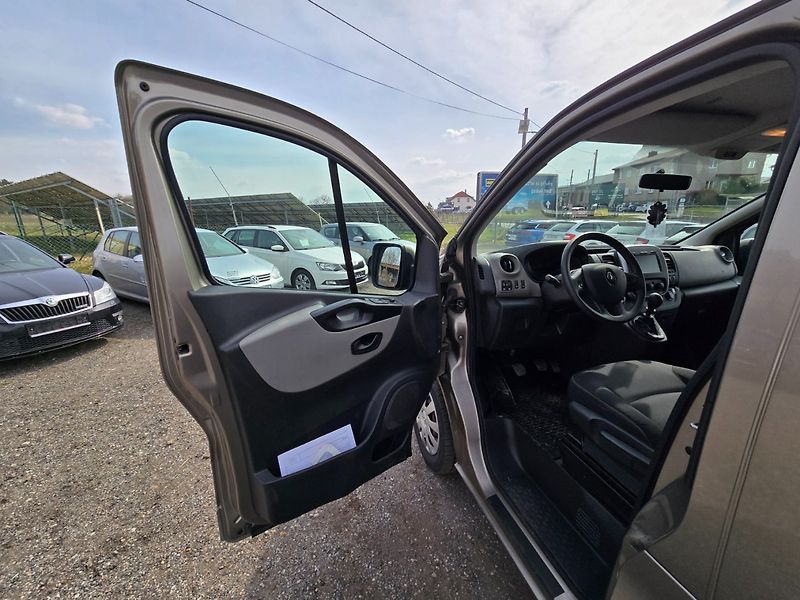 Renault Trafic (2020) 1.6 DCi 8.místn - fotka 9 z 22