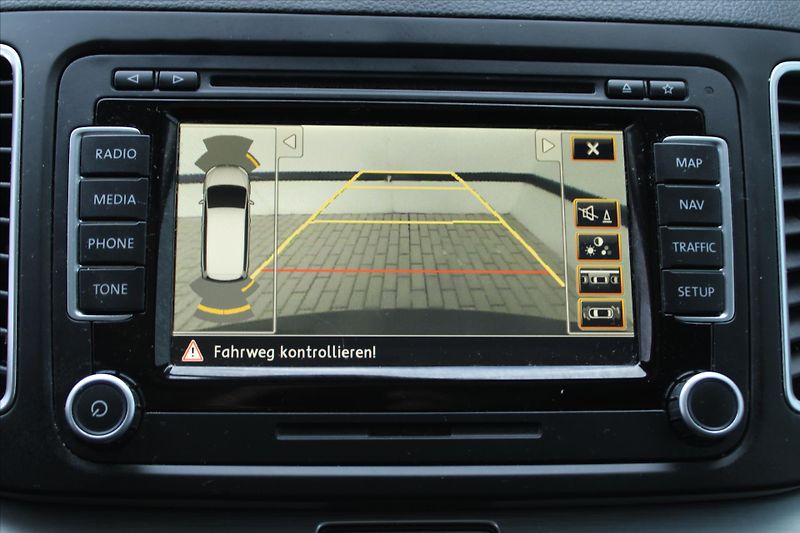 Volkswagen Sharan 2.0TDI 4MOTION HIGHLINE 7-MÍST - fotka 21 z 31