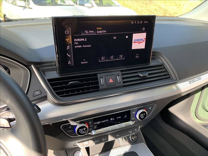 Audi Q5 2,0 TSI QUATTRO SLINE ČR,SERVI - fotka 13 z 29