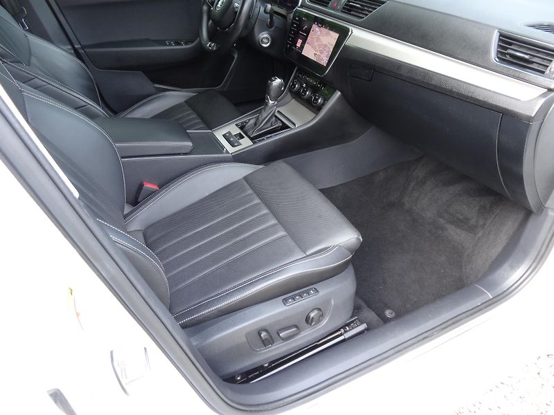 Škoda Superb Kom.2.0TDi L&K Taž.zař.4x4 DSG - fotka 16 z 62