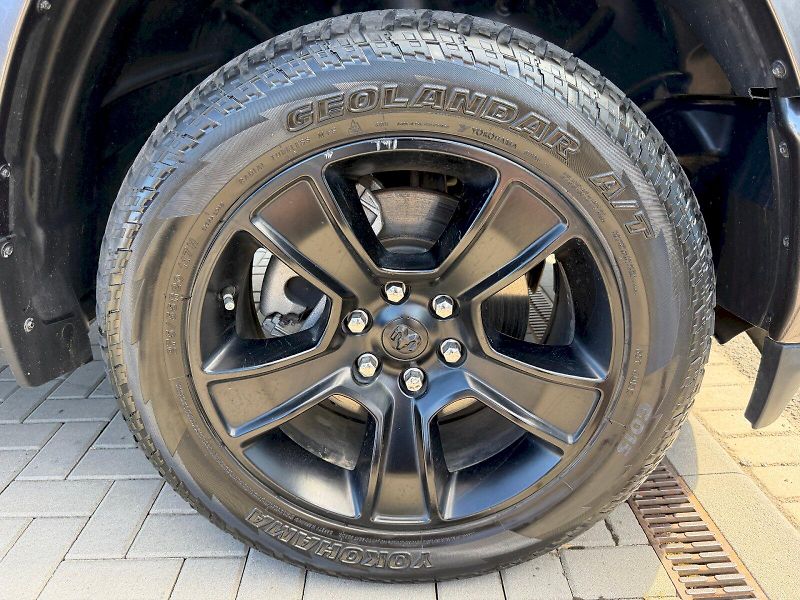 Dodge RAM (2021) 1500 5.7 HEMI 295kW LPG BIGHOR - fotka 35 z 35