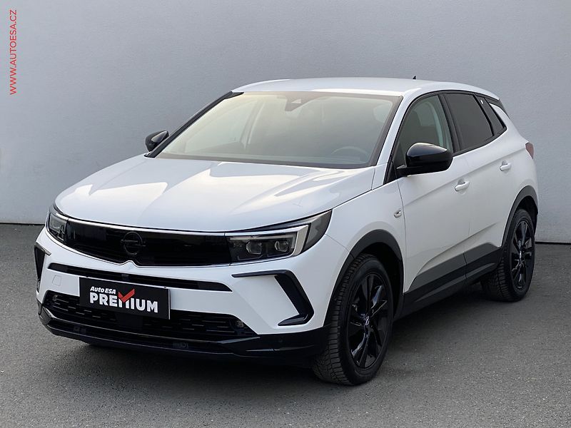 Opel Grandland (2023) 1.2 T, ČR, GS Line, LED - fotka 3 z 16