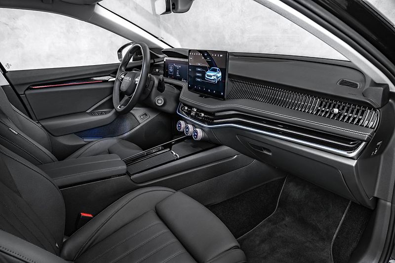 Škoda Superb 2,0TDI 142kW L&K 4x4 DSG masáž - fotka 13 z 23