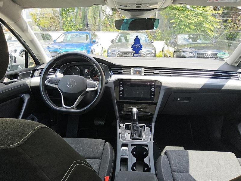 Volkswagen Passat 2,0 TDI PANORAMA WEBASTO TAŽNÉ - fotka 5 z 11