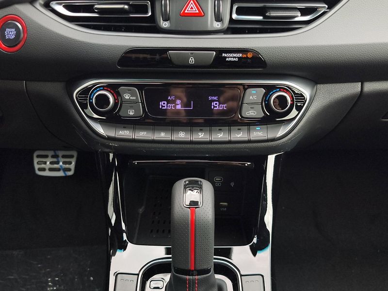 Hyundai i30 (2026) N-line 1.6 T-GDI MHEV 103kW, Č - fotka 23 z 28