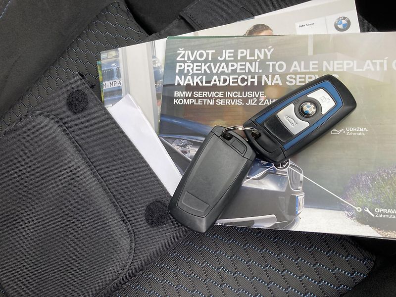 BMW Řada 1 (2016) 118d xDrive, M paket, serviska - fotka 31 z 35