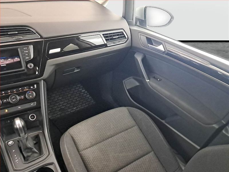 Volkswagen Touran (2017) 1.6 TDI, Automat, Tempomat - fotka 8 z 21