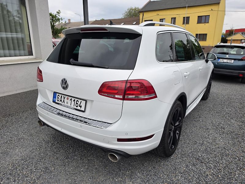 Volkswagen Touareg 3.0 TDI 4Motion R-Line Dyn Aud - fotka 4 z 23
