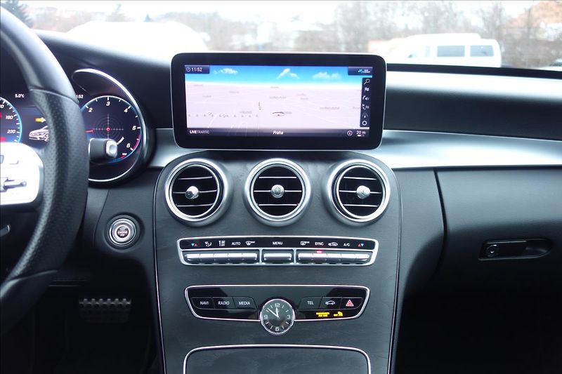 Mercedes-Benz Třídy C 220 CDi,ČR,1 MAJ.,4M,AMG. - fotka 24 z 43