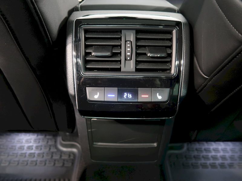 Škoda Superb (2023) iV SPORTLINE 1.4TSI 160KW DSG - fotka 44 z 48