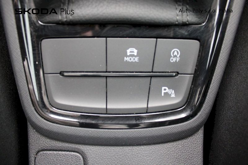Škoda Scala (2025) 1.0 TSI 85 kW Monte Carlo - fotka 14 z 25