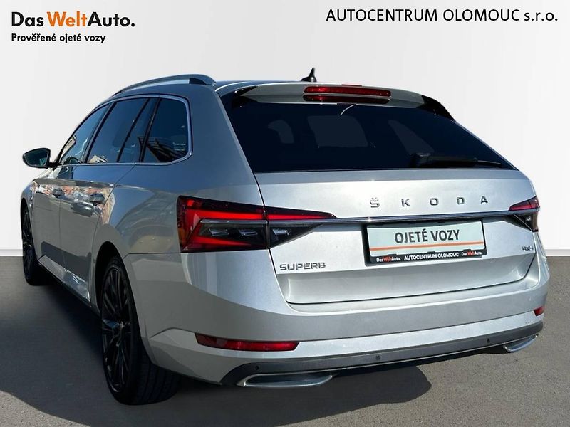 Škoda Superb (2021) kombi 2.0 TDI 7DSG 4x4 Laurin - fotka 20 z 35