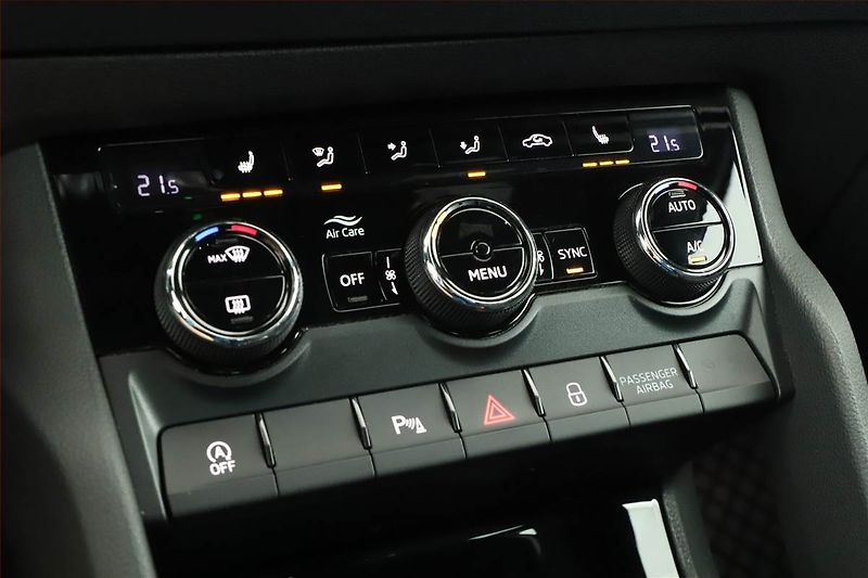 Škoda Karoq (2022) Sportline 2.0 TDI - fotka 21 z 23