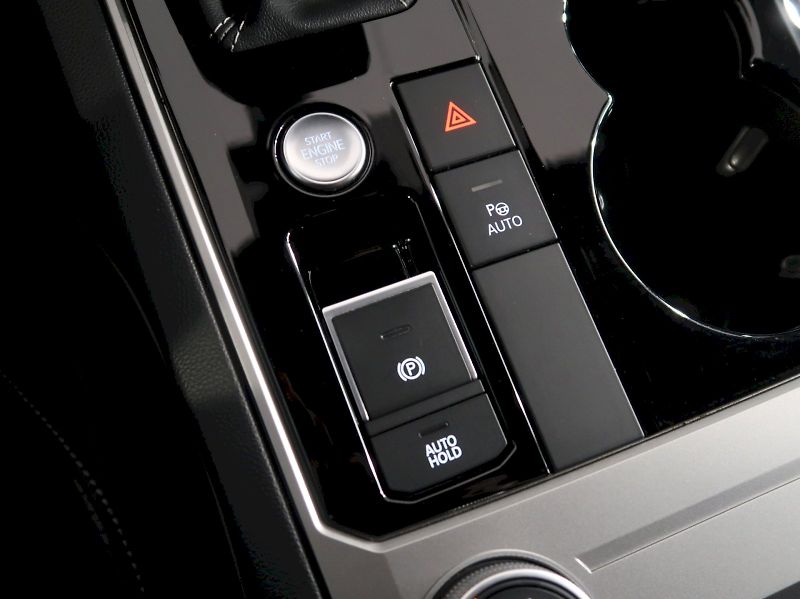 Volkswagen Touareg (2021) R-LINE 3.0TDI 170KW 4x4  TAŽNÉ - fotka 31 z 44