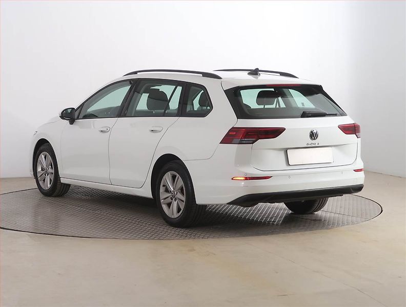 Volkswagen Golf (2021) Life 2.0 TDI, Serv.kniha - fotka 4 z 18