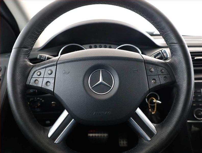 Mercedes-Benz Třídy R (2007) R 320 CDI 4MATIC, 4X4 - fotka 8 z 16