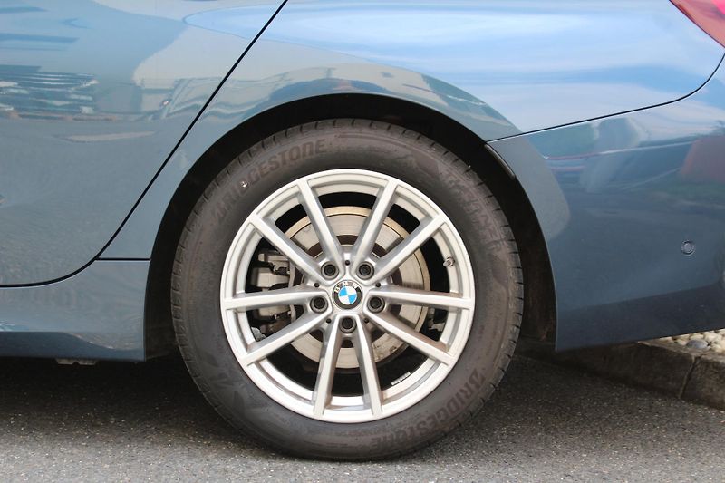 BMW Řada 3 320d xDrive Touring  - fotka 6 z 22