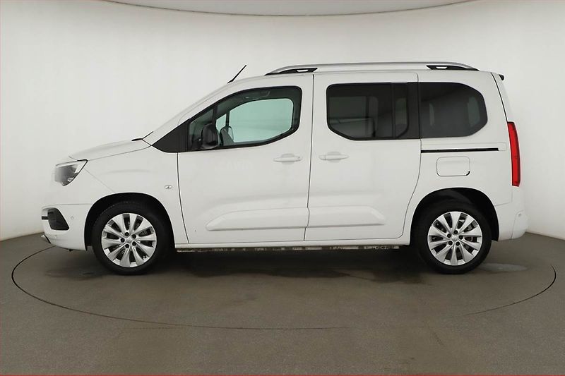 Opel Combo (2021) Elegance 1.5 CDTI, 5Míst, ČR - fotka 3 z 18