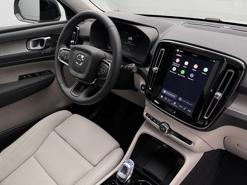 Volvo XC40 (2026) B3 AUT DARK ULTRA - fotka 21 z 21