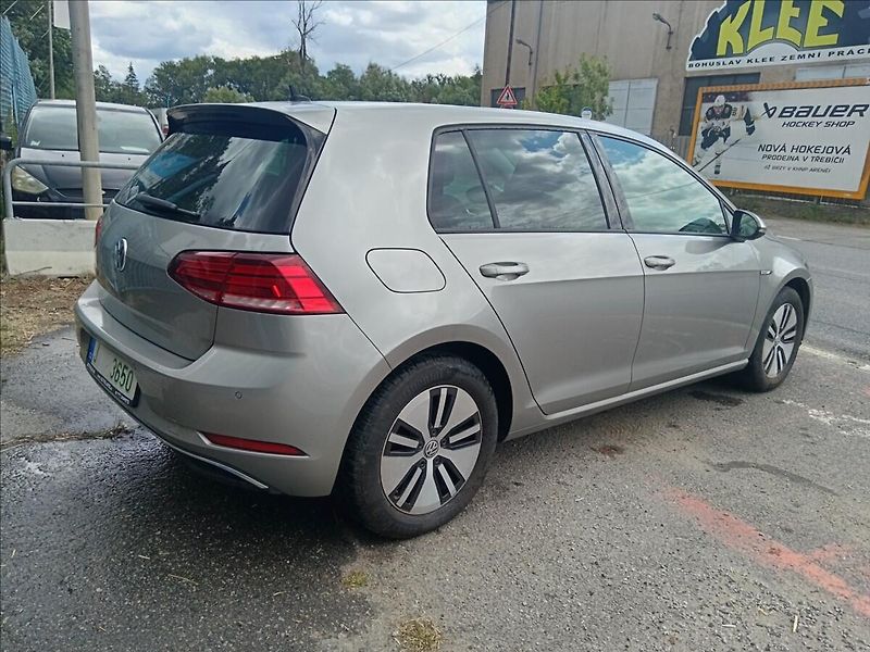 Volkswagen e-Golf 0,0 VII  electric drive - fotka 12 z 21