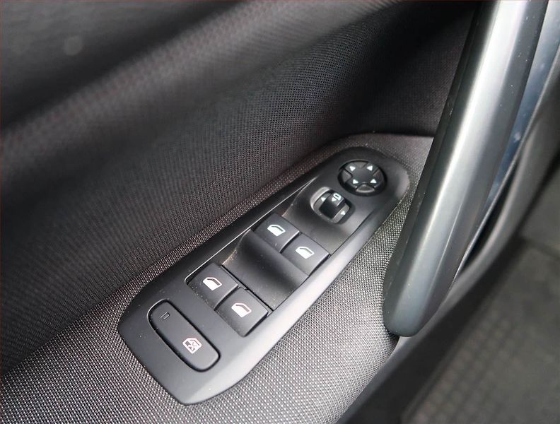 Peugeot 308 (2018) 1.2 PureTech, Serv.kniha - fotka 14 z 14