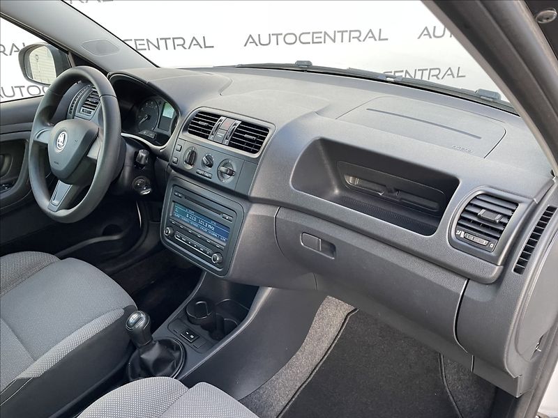Škoda Fabia 1,2 TSI 63kw klima po servisu - fotka 17 z 21